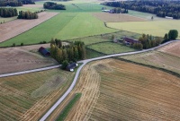 Traktorilla ajeltu